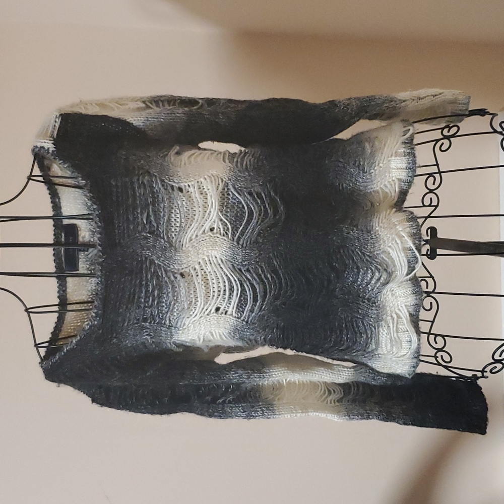 Lumbered gray acrylic sweater size M